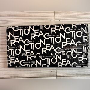 093- Kenneth Cole Reaction Black& White Long Wallet